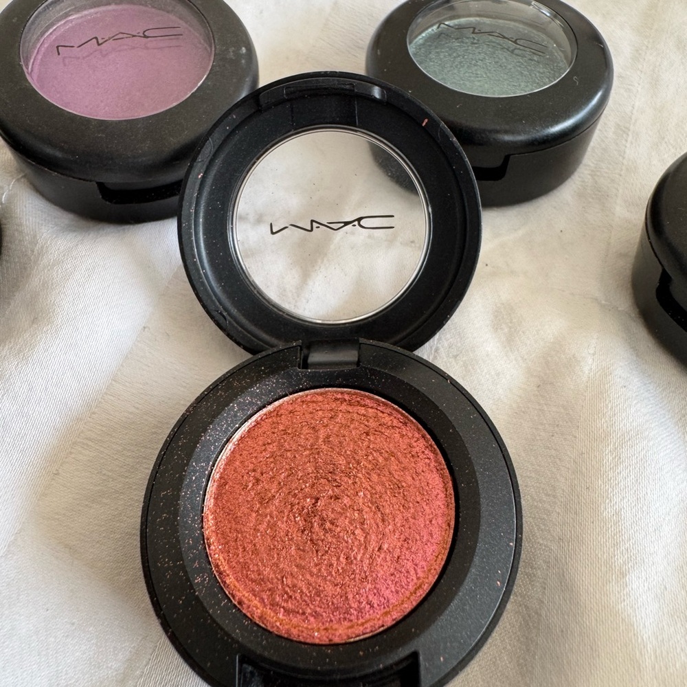 MAC Cosmetics Orange Eyeshadow with Shimmer Finish